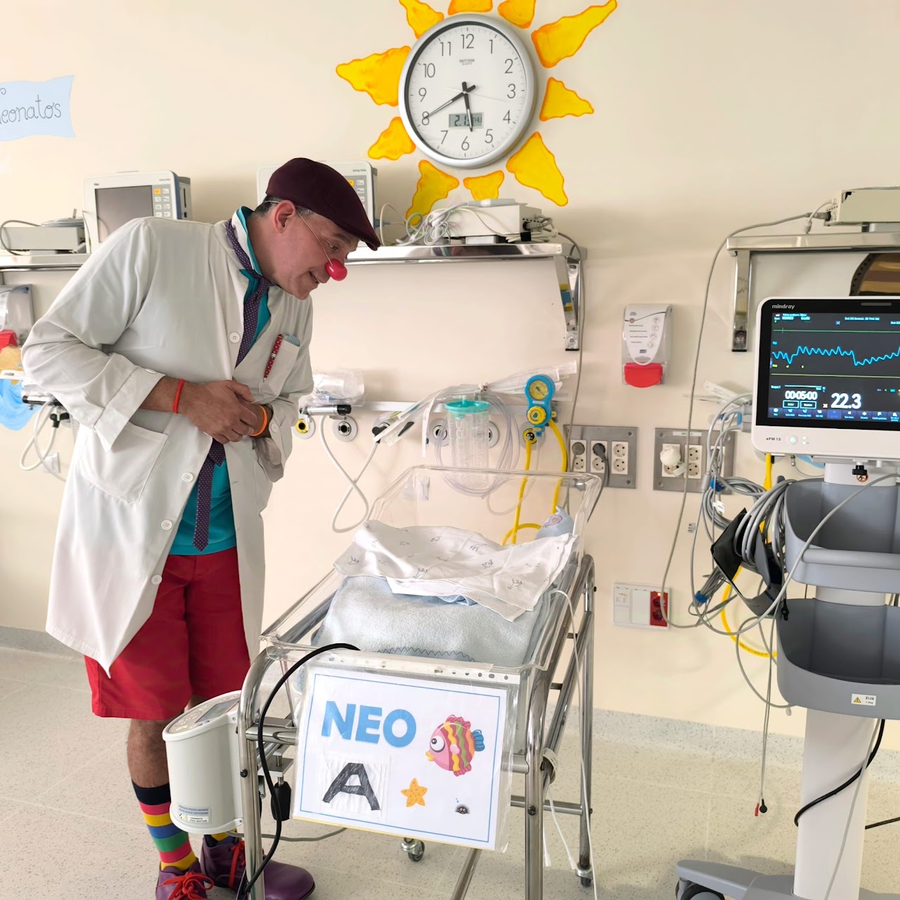 Payaso de Hospitran durante una visita hospitalaria